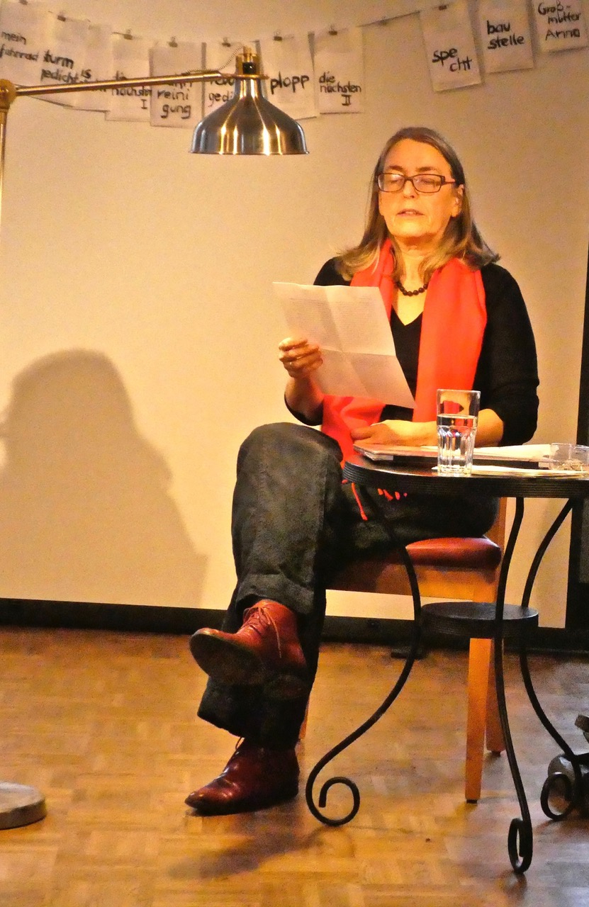 Barbara Daiber lesend 2